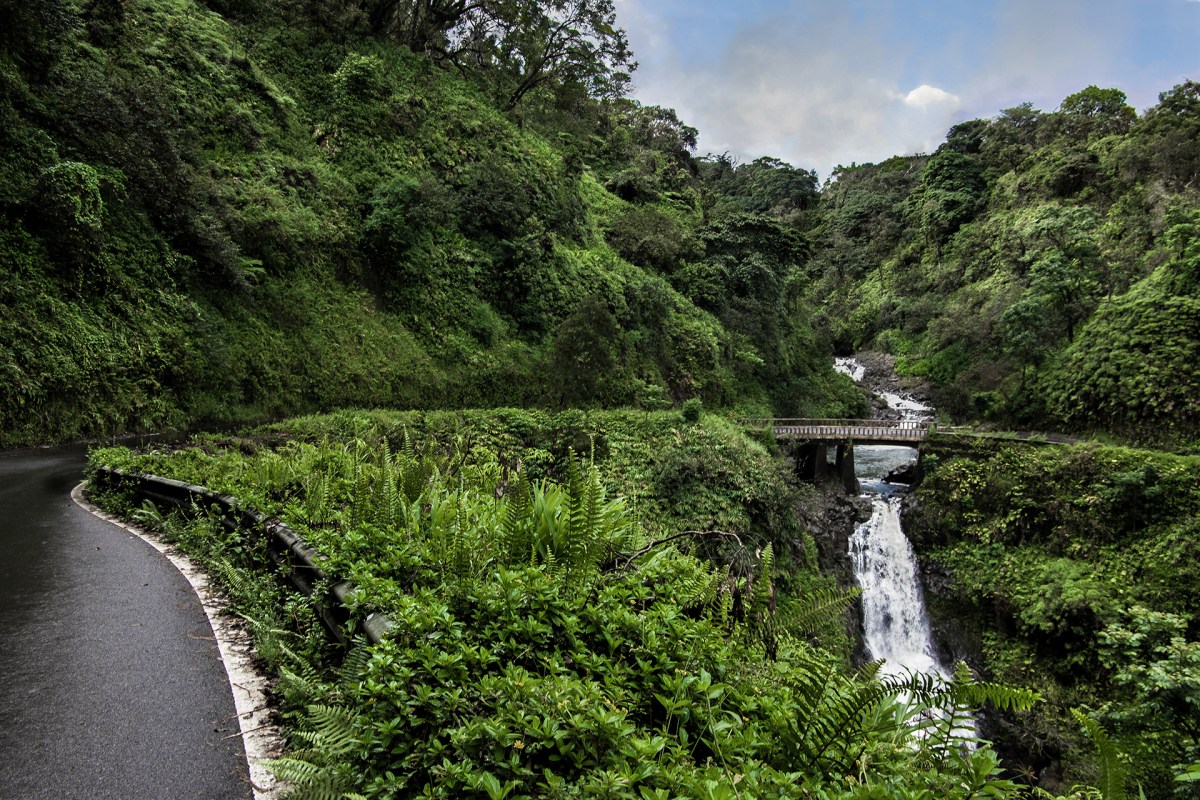 road to hana bridge